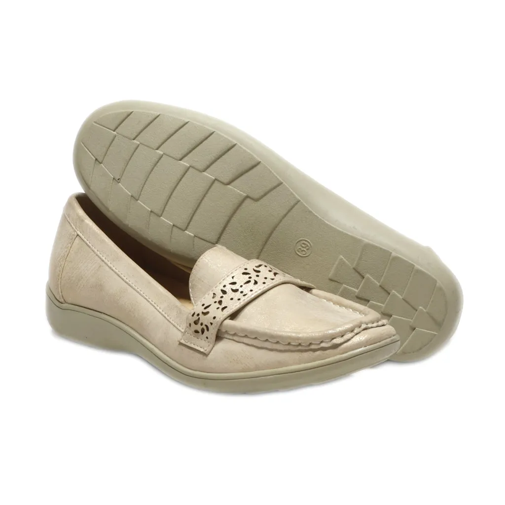 Gemo Loafers Leather Beige Colour For Women