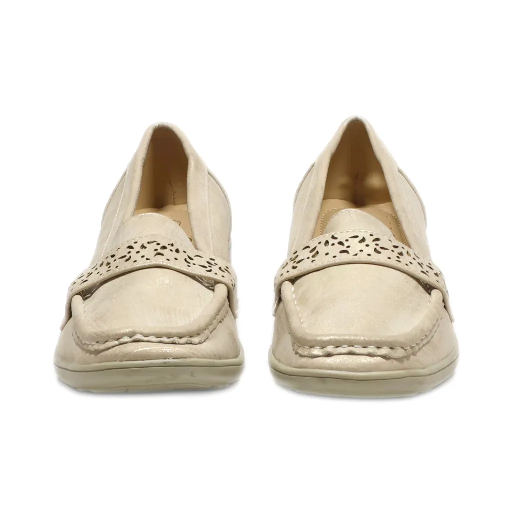 Gemo Loafers Leather Beige Colour For Women