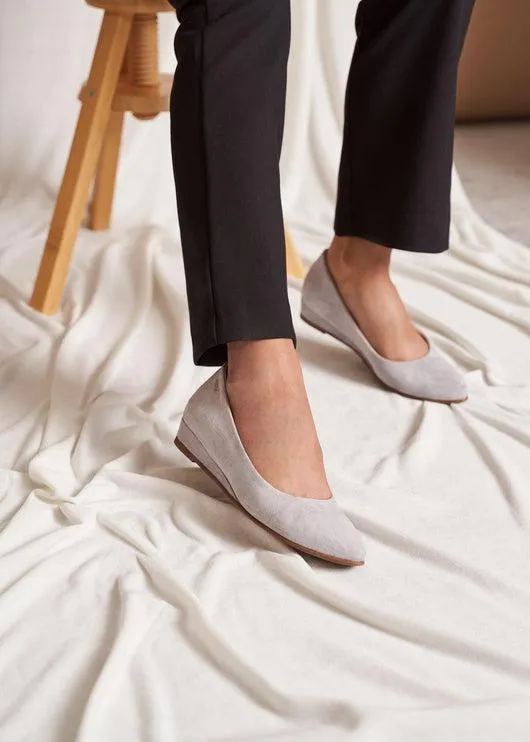 Roma Suede Flats